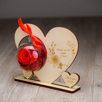 Cadou pentru fina - Placheta din lemn  cu trandafir criogenat